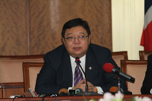 Хүүхэд залуучуудад зориулсан барилга байгууламжийг хувийн хөрөнгө болгон завшсаар байна