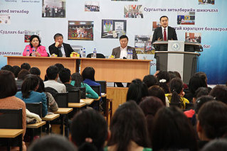 Л.Гантөмөр сайд МУБИС-ийн оюутнуудтай уулзлаа