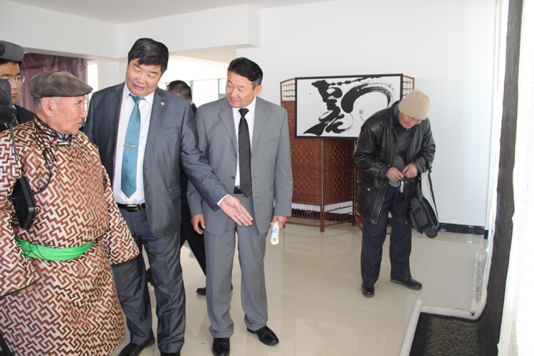 Мөнх тэнгэрийн бичиг-2014 үзэсгэлэн Хэнтий аймагт нээлээ