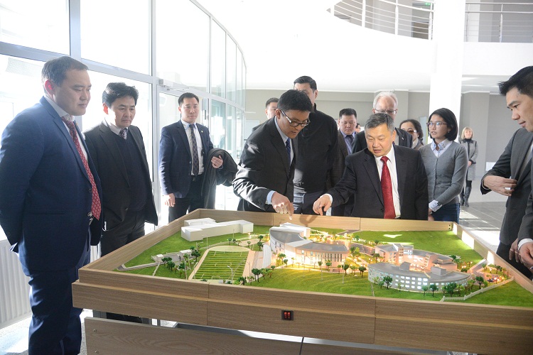 Монгол-Германы Ашигт малтмал, технологийн их сургуулийн үйл ажиллагаатай танилцав