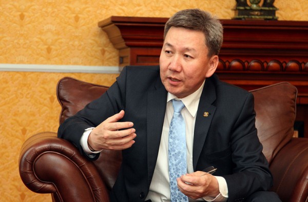 Хэвлэлийн эрх чөлөөнөөс хумслах, энэ эрх чөлөөгөөр тоглох оролдлого тасрахгүй байна