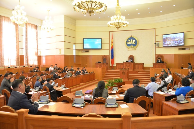 С.Баярцогтоос өмнө С.Эрдэнийг огцруулах хэрэгтэй