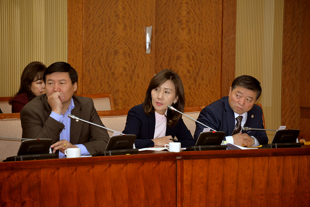 Сургуулиудад үүссэн 13.2 тэрбум төгрөгийн өрийг энэ төсвийн тодотголоор шийднэ