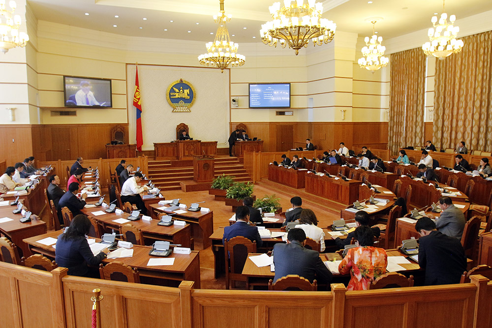 Төсвийн тогтвортой байдлын тухай хуульд өөрчлөлт оруулах тухай хуулийн төслийг эцсийн хэлэлцүүлэгт шилжүүллээ