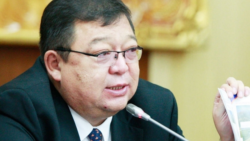 С.Эрдэнэ: Батзандан өнөөдрийг хүртэл яагаад эхнэрийнхээ картын дансаар орсон 200 сая төгрөгийг тайлбар хийхгүй байгаа юм бэ