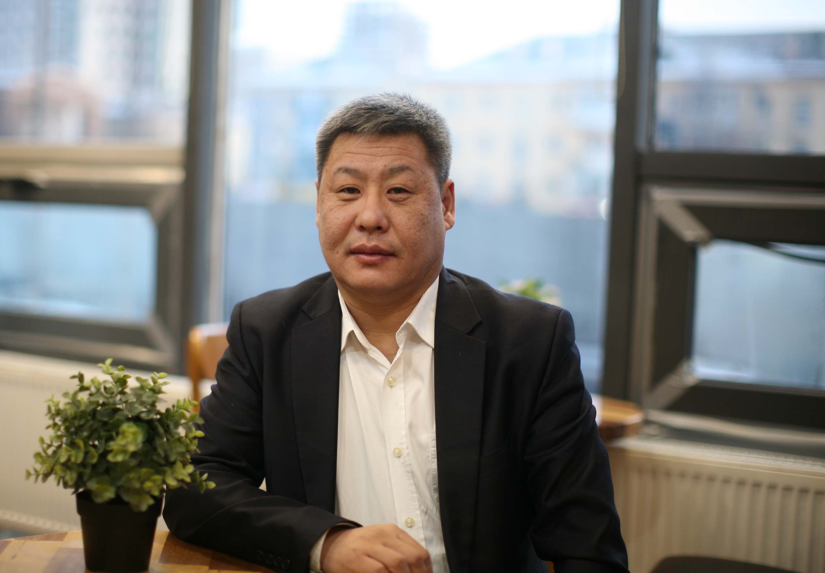Эрдэнэжаргал Мөнхжаргал