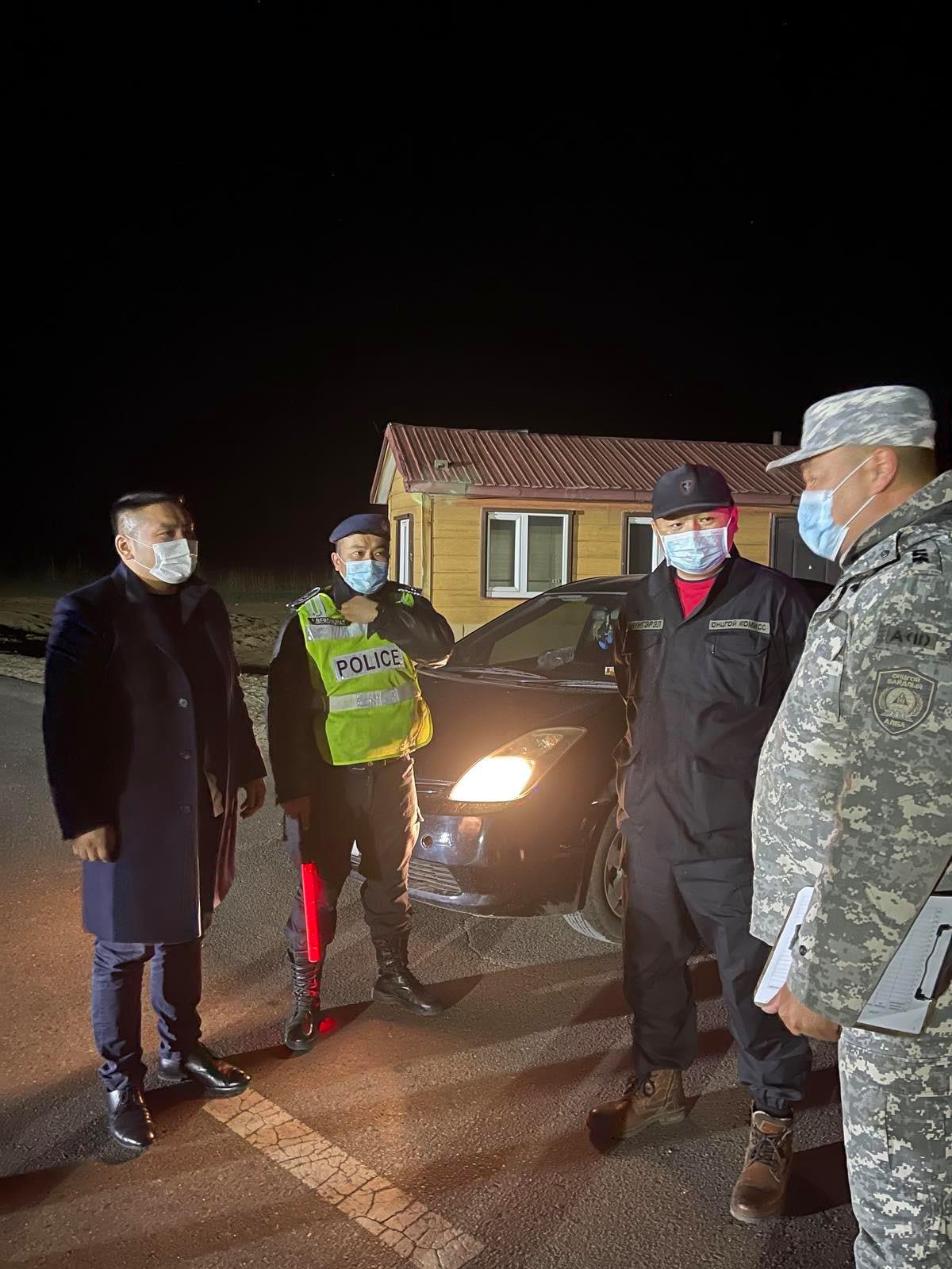 Хариуцлагатай жижүүрүүд товчоон дээр ажиллаж байна