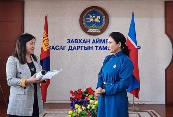 УИХ-ын гишүүн Б.Баярсайханд Завхан аймгийн багш нар талархлаа илэрхийллээ