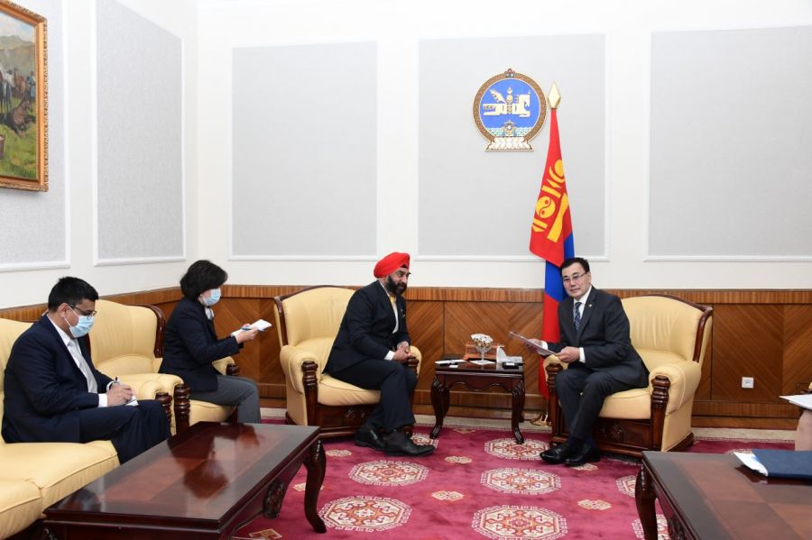 БНЭУ-д коксжих нүүрс экспортлох туршилтын тээврийг эхлүүлэх талаар санал солилцлоо