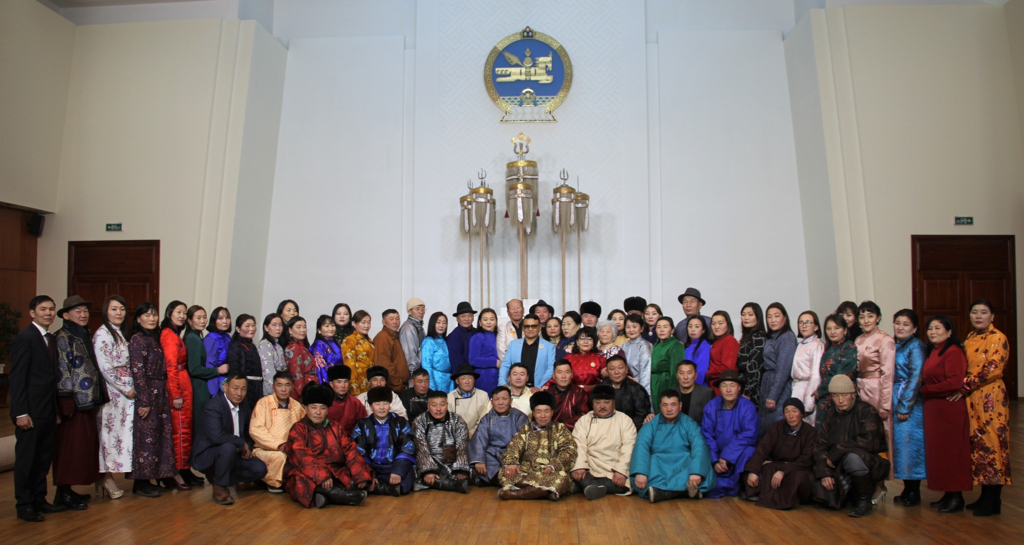 Төрийн ордонтой танилцлаа