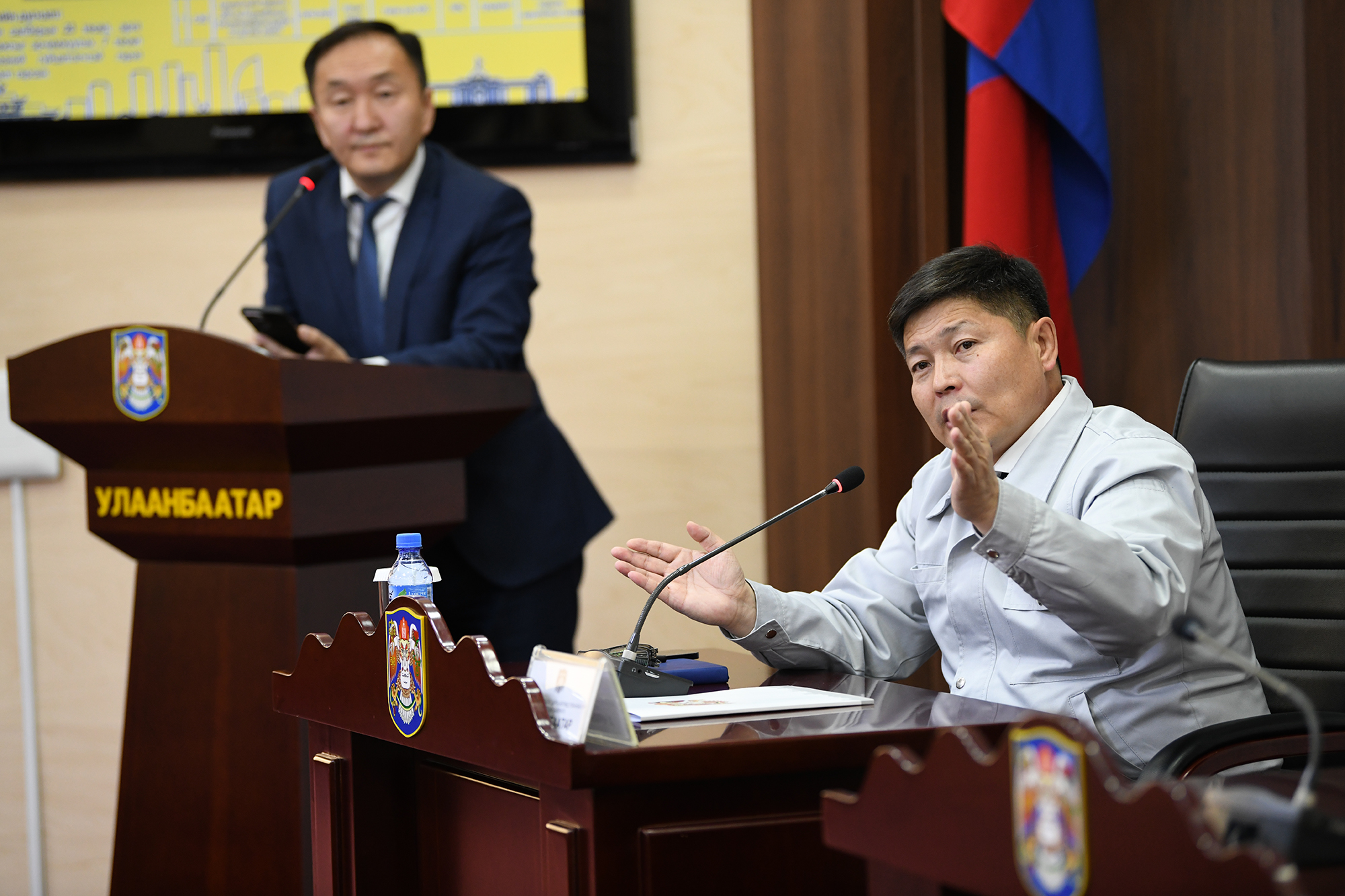 VIP76.mn | Зогсоолын хүрэлцээ хангалтгүй байгаа байршлуудад далд болон ...