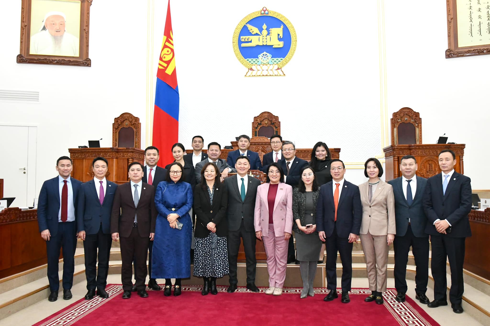 Б.Энхбаяр: Төсвийн урсгал зардлыг бууруулахад бүх намын төлөөлөл нэг баг болж ажиллалаа