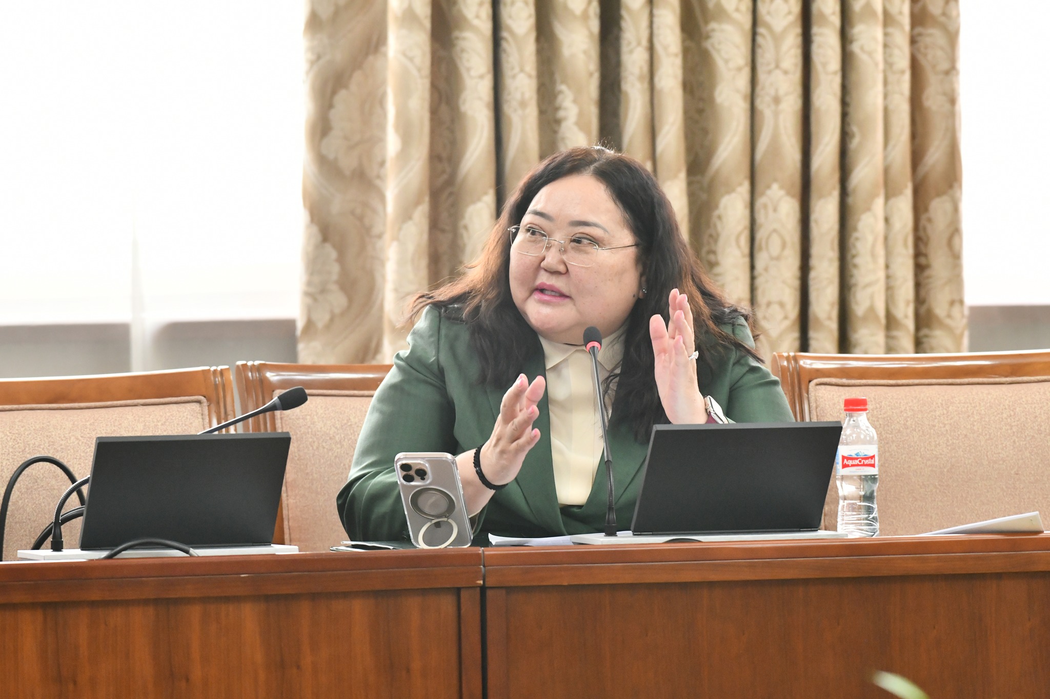 Суррон, скүүтерийн хэрэглээг зохицуулах хуулийн төсөл АН-ын бүлгээр дэмжигдлээ