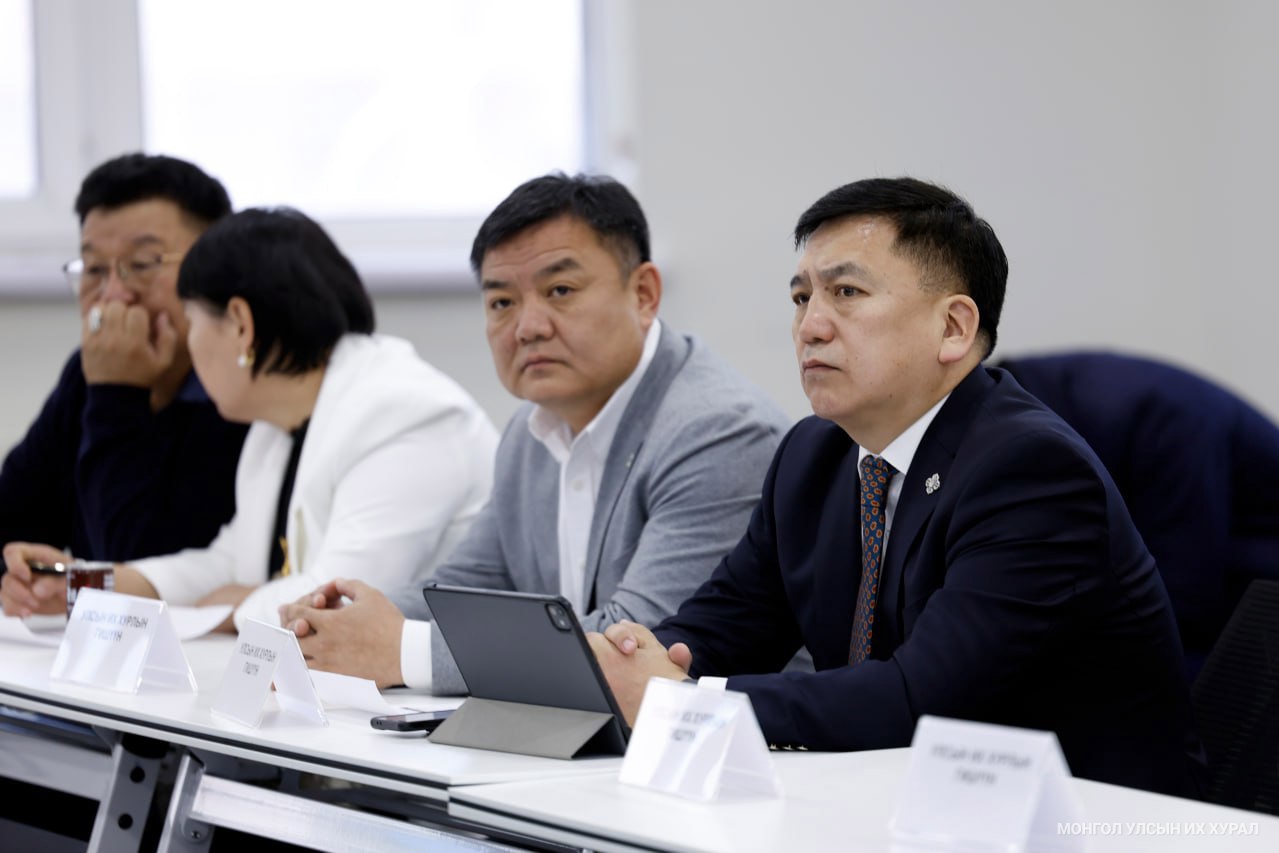 Хүнсний тухай хуульд нэмэлт, өөрчлөлт оруулах тухай хуулийн төслийг салбарын оролцогчид, олон нийтээр хэлэлцүүллээ