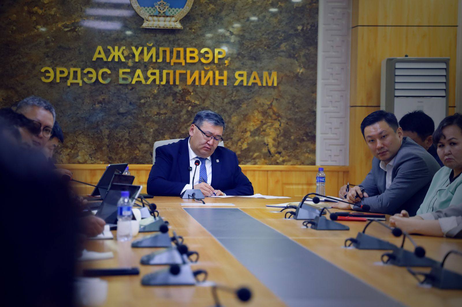 Ц.Туваан сайд цаг үеийн асуудлаар сэтгүүлчдэд мэдээлэл өглөө