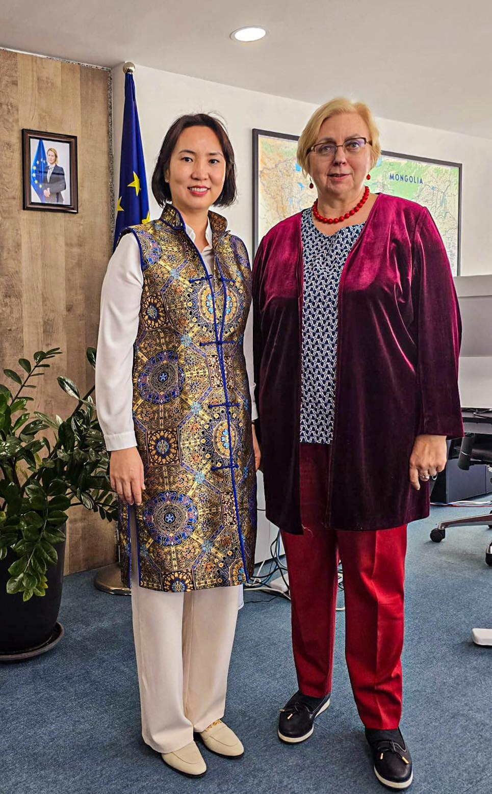 Европын Холбооноос Монгол Улсад суугаа Онц бөгөөд Бүрэн эрхт Элчин сайд Ина Марчюлёните уулзлаа