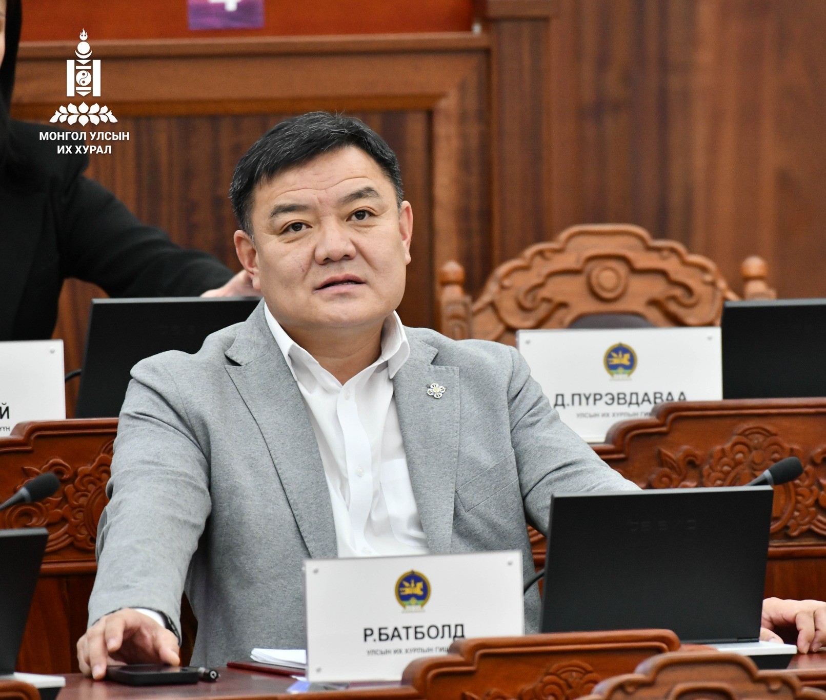 Р.Батболд: ҮАГ-т гадны зээлээр хэрэгжиж байгаа төслүүдэд аудит хийх чиг үүрэг байдаг уу?
