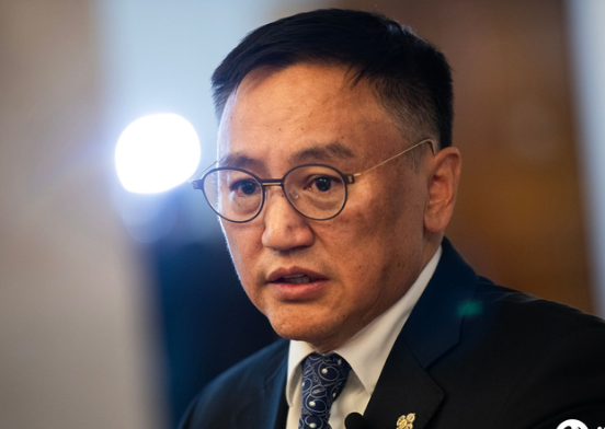 Ж.Чинбүрэн: Ерөнхий сайд ёс зүйн өндөрлөгөө барьж тайлбар хийх нь зүйн хэрэг. Бүлгийн хурлаар ч үүнийг шаардана