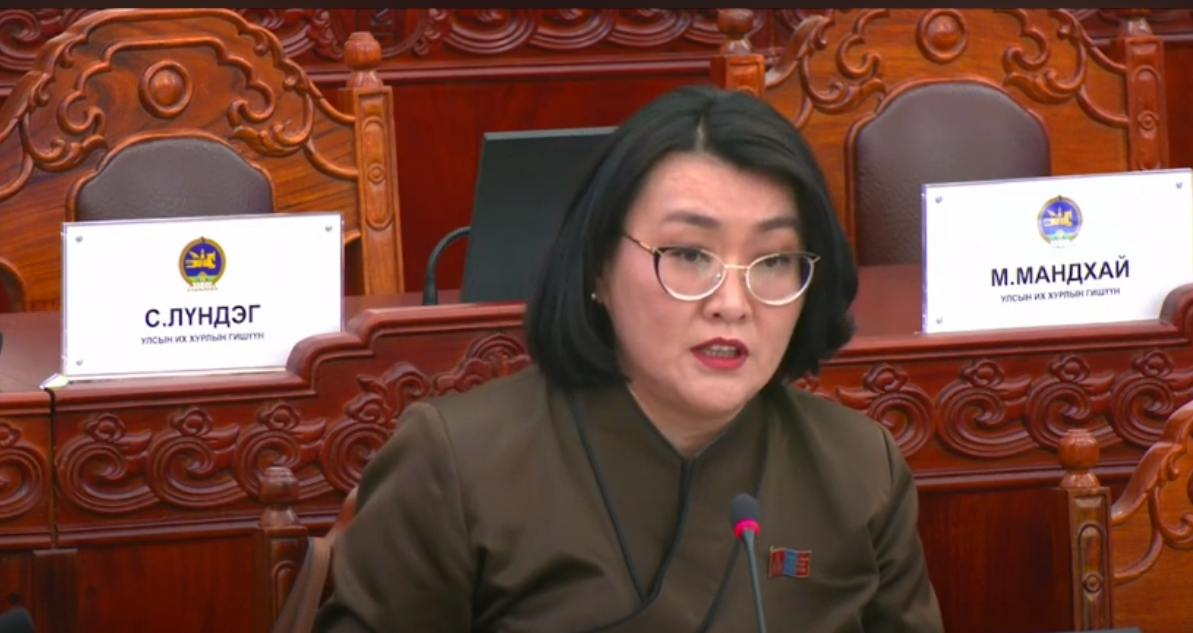 А.Ариунзаяа: Гурван жил алдагдалгүй төсөв батална гэдэгтээ итгэлтэй байна уу, энэ зөв үү?